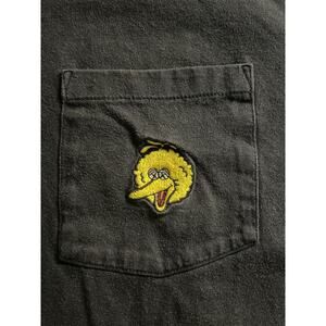 Uniqlo UT KAWS Sesame Street Big Bird Pocket Tee Men’s L Black Limited Edition